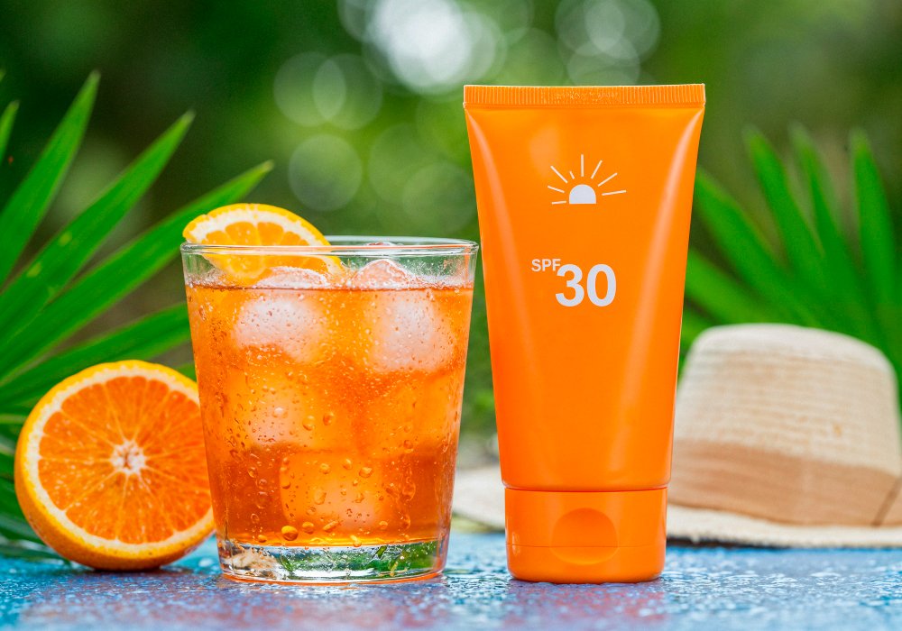 10 Sunscreen Mistakes That Age Your Skin Faster - Wiser Health Sunscreen Mistakes wiserhealth.ca